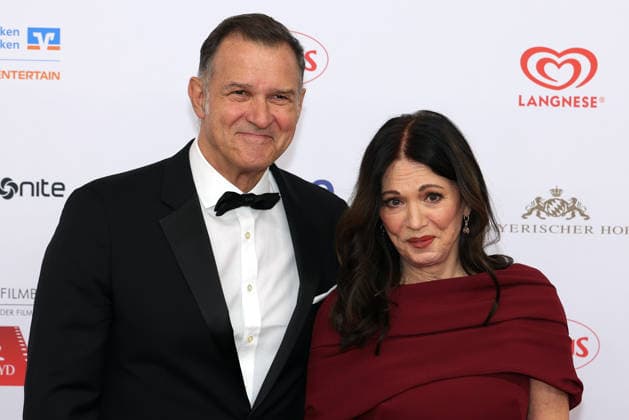 Deutscher Filmball 2026 Iris Berben (deutsche Schauspielerin und Synchronsprecherin) mit Partner Heiko Kiesow auf dem roten Teppich. 50. Deutscher Filmball 2026 am 24.01.2026 im Hotel Bayerischer Hof in München. Bayern, Deutschland.
