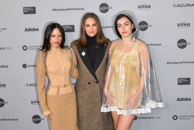 US actresses Jenna Ortega (L-R), Natalie Portman and Charli XCX attend the presentation of The Gallerist at the Sundance Film Festival in Park City, United States, 24 January 2026 (issued 25 January 2026). Sundance Film Festival in Park City !ACHTUNG: NUR REDAKTIONELLE NUTZUNG!  Copyright: xMONICAxRUBALCAVAx GRAF5074 20260125-55019171130_1