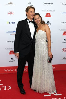 Deutscher Filmball 2026 Jessica Schwarz (deutsche Schauspielerin) mit Ehemann Louis-Freytag Beckmann auf dem roten Teppich. 50. Deutscher Filmball 2026 am 24.01.2026 im Hotel Bayerischer Hof in München. Bayern, Deutschland.