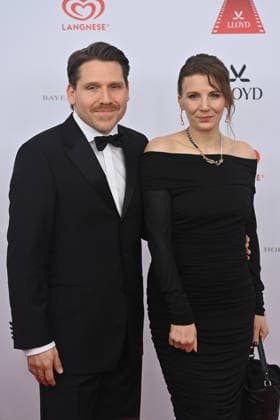 Hanno Koffler (Schauspieler), mit Ehefrau Mia Maariel Meyer (Schauspielerin). 50.Deutscher Filmball, Roter Teppich,Red Carpet, am 24.01.2026 im H o t e l B a y e r i s c h e r H o f, M u e n c h e n.