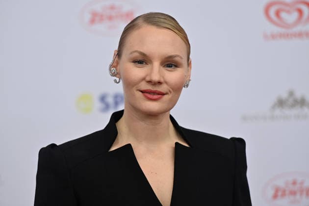 Rosalie Thomass (Schauspielerin), Einzelbild,angeschnittenes Einzelmotiv,Portraet,Portrait,Porträt. 50.Deutscher Filmball, Roter Teppich,Red Carpet, am 24.01.2026 im H o t e l B a y e r i s c h e r H o f, M u e n c h e n.
