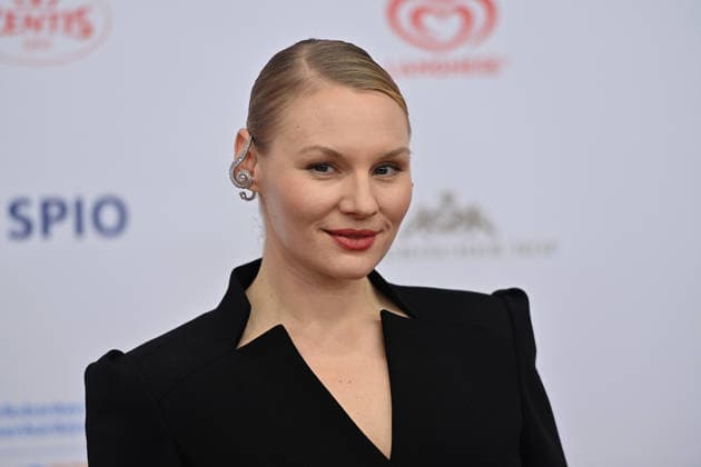 Rosalie Thomass (Schauspielerin), Einzelbild,angeschnittenes Einzelmotiv,Portraet,Portrait,Porträt. 50.Deutscher Filmball, Roter Teppich,Red Carpet, am 24.01.2026 im H o t e l B a y e r i s c h e r H o f, M u e n c h e n.