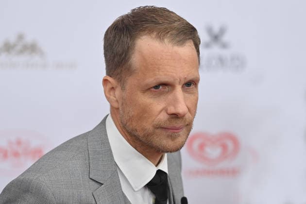 Oliver POCHER (Moderator,Coemdian), Einzelbild,angeschnittenes Einzelmotiv,Portraet,Portrait,Porträt. 50.Deutscher Filmball, Roter Teppich,Red Carpet, am 24.01.2026 im H o t e l B a y e r i s c h e r H o f, M u e n c h e n.
