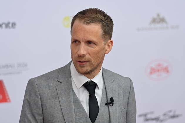 Oliver POCHER (Moderator,Coemdian), Einzelbild,angeschnittenes Einzelmotiv,Portraet,Portrait,Porträt. 50.Deutscher Filmball, Roter Teppich,Red Carpet, am 24.01.2026 im H o t e l B a y e r i s c h e r H o f, M u e n c h e n.