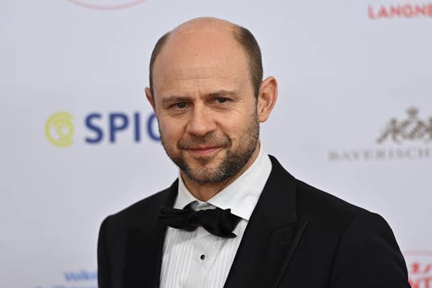 Moritz Fuehrmann( Schauspieler), Einzelbild,angeschnittenes Einzelmotiv,Portrait,Portraet. 50.Deutscher Filmball, Roter Teppich,Red Carpet, am 24.01.2026 im H o t e l B a y e r i s c h e r H o f, M u e n c h e n.