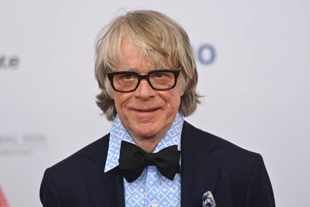 Helge SCHNEIDER (Komiker), Einzelbild,angeschnittenes Einzelmotiv,Portraet,Portrait,Porträt. 50.Deutscher Filmball, Roter Teppich,Red Carpet, am 24.01.2026 im H o t e l B a y e r i s c h e r H o f, M u e n c h e n.