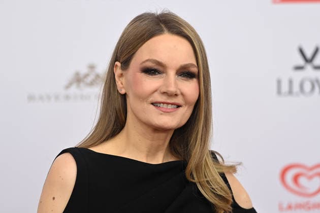 Martina HILL (Komikerin), Einzelbild,angeschnittenes Einzelmotiv,Portraet,Portrait,Porträt. 50.Deutscher Filmball, Roter Teppich,Red Carpet, am 24.01.2026 im H o t e l B a y e r i s c h e r H o f, M u e n c h e n.