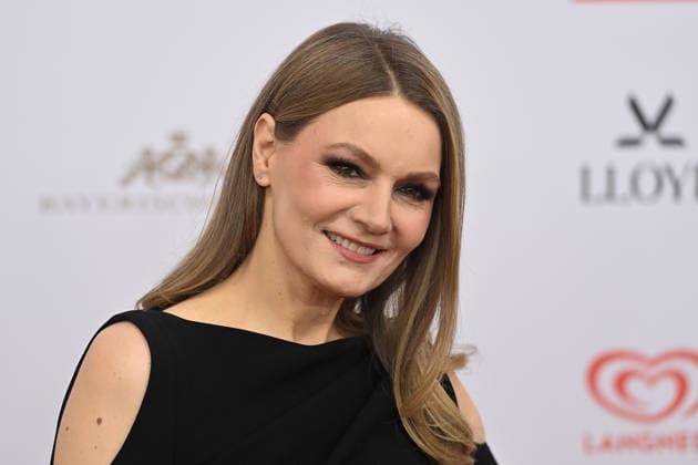 Martina HILL (Komikerin), Einzelbild,angeschnittenes Einzelmotiv,Portraet,Portrait,Porträt. 50.Deutscher Filmball, Roter Teppich,Red Carpet, am 24.01.2026 im H o t e l B a y e r i s c h e r H o f, M u e n c h e n.