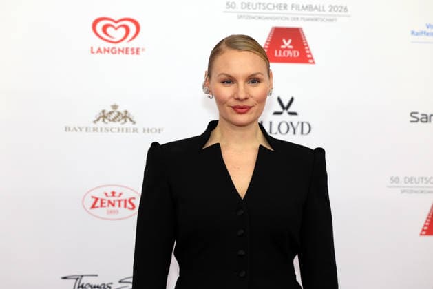 Deutscher Filmball 2026 Rosalie Thomass auf dem roten Teppich. 50. Deutscher Filmball 2026 am 24.01.2026 im Hotel Bayerischer Hof in München. Bayern, Deutschland.