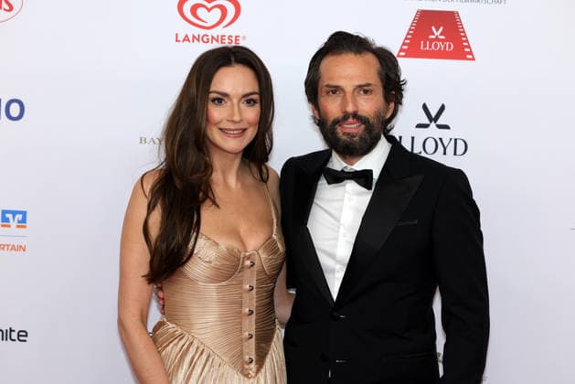 Deutscher Filmball 2026 Kara Hecker und Quirin Berg auf dem roten Teppich. 50. Deutscher Filmball 2026 am 24.01.2026 im Hotel Bayerischer Hof in München. Bayern, Deutschland.