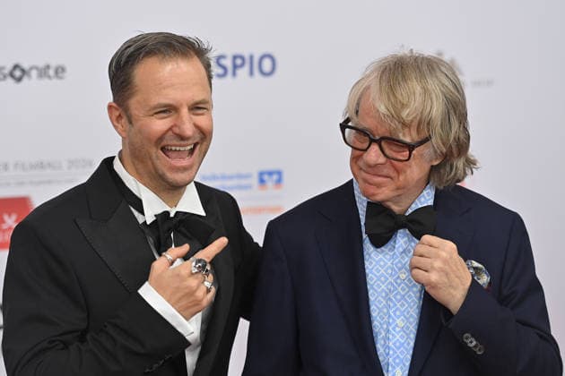 v.li:Philipp HOCHMAYR (Schauspieler), Helge SCHNEIDER (Komiker,Musiker), 50.Deutscher Filmball, Roter Teppich,Red Carpet, am 24.01.2026 im H o t e l B a y e r i s c h e r H o f, M u e n c h e n.
