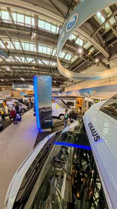 Das Wochenende auf der CMT Stuttgart: Ein Rundgang aus der Vogelperspektive Auf dem Bild: Der Messestand von Knaus. 25.01.2026: Von oben entfaltet sich das bunte Treiben der Messe – klare Linien, volle Hallen und die ganze Vielfalt von Reisen, Caravaning und Freizeit in einem Blick. Foto: KS-Images.de Karsten Schmalz Landesmesse,Stuttgart, 0.00000° N , 0.00000° E Baden-Württemberg Germany