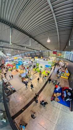 Das Wochenende auf der CMT Stuttgart: Ein Rundgang aus der Vogelperspektive Auf dem Bild: Messestände Tourismus 25.01.2026: Von oben entfaltet sich das bunte Treiben der Messe – klare Linien, volle Hallen und die ganze Vielfalt von Reisen, Caravaning und Freizeit in einem Blick. Foto: KS-Images.de Karsten Schmalz Landesmesse,Stuttgart, 0.00000° N , 0.00000° E Baden-Württemberg Germany