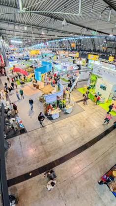 Das Wochenende auf der CMT Stuttgart: Ein Rundgang aus der Vogelperspektive Auf dem Bild: Messestände Tourismus 25.01.2026: Von oben entfaltet sich das bunte Treiben der Messe – klare Linien, volle Hallen und die ganze Vielfalt von Reisen, Caravaning und Freizeit in einem Blick. Foto: KS-Images.de Karsten Schmalz Landesmesse,Stuttgart, 0.00000° N , 0.00000° E Baden-Württemberg Germany