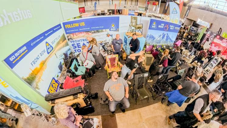Das Wochenende auf der CMT Stuttgart: Ein Rundgang aus der Vogelperspektive Auf dem Bild: Verkausstände in der Halle. 25.01.2026: Von oben entfaltet sich das bunte Treiben der Messe – klare Linien, volle Hallen und die ganze Vielfalt von Reisen, Caravaning und Freizeit in einem Blick. Foto: KS-Images.de Karsten Schmalz Landesmesse,Stuttgart, 0.00000° N , 0.00000° E Baden-Württemberg Germany