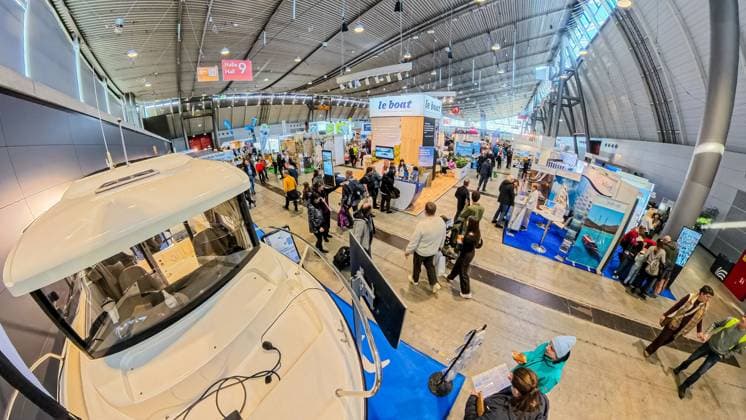 Das Wochenende auf der CMT Stuttgart: Ein Rundgang aus der Vogelperspektive Auf dem Bild: Die Halle für die Schifffahrt. 25.01.2026: Von oben entfaltet sich das bunte Treiben der Messe – klare Linien, volle Hallen und die ganze Vielfalt von Reisen, Caravaning und Freizeit in einem Blick. Foto: KS-Images.de Karsten Schmalz Landesmesse,Stuttgart, 0.00000° N , 0.00000° E Baden-Württemberg Germany