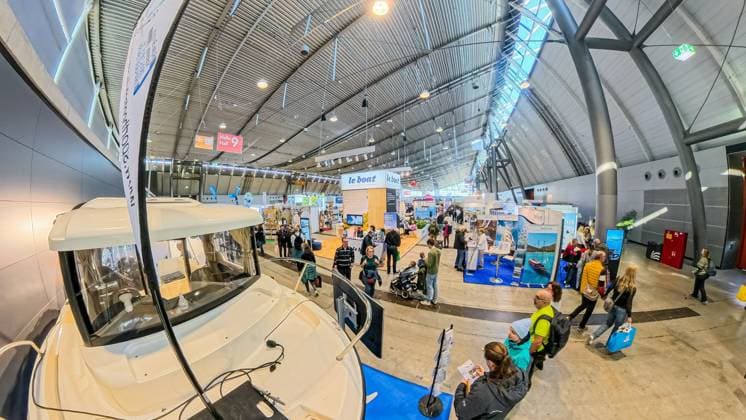 Das Wochenende auf der CMT Stuttgart: Ein Rundgang aus der Vogelperspektive Auf dem Bild: Die Halle für die Schifffahrt. 25.01.2026: Von oben entfaltet sich das bunte Treiben der Messe – klare Linien, volle Hallen und die ganze Vielfalt von Reisen, Caravaning und Freizeit in einem Blick. Foto: KS-Images.de Karsten Schmalz Landesmesse,Stuttgart, 0.00000° N , 0.00000° E Baden-Württemberg Germany