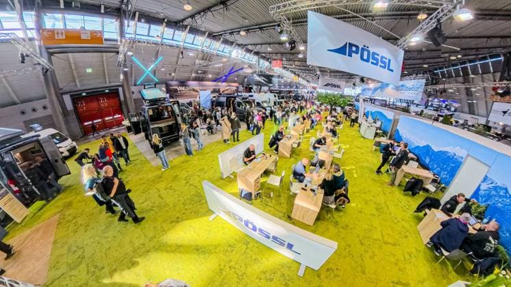 Das Wochenende auf der CMT Stuttgart: Ein Rundgang aus der Vogelperspektive Auf dem Bild: Der Messestand von Pössl. 25.01.2026: Von oben entfaltet sich das bunte Treiben der Messe – klare Linien, volle Hallen und die ganze Vielfalt von Reisen, Caravaning und Freizeit in einem Blick. Foto: KS-Images.de Karsten Schmalz Landesmesse,Stuttgart, 0.00000° N , 0.00000° E Baden-Württemberg Germany