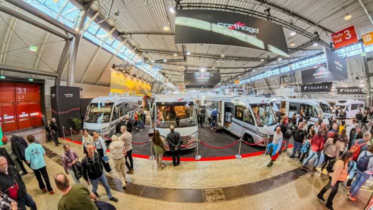 Das Wochenende auf der CMT Stuttgart: Ein Rundgang aus der Vogelperspektive Auf dem Bild: Der Messestand von Carthago. 25.01.2026: Von oben entfaltet sich das bunte Treiben der Messe – klare Linien, volle Hallen und die ganze Vielfalt von Reisen, Caravaning und Freizeit in einem Blick. Foto: KS-Images.de Karsten Schmalz Landesmesse,Stuttgart, 0.00000° N , 0.00000° E Baden-Württemberg Germany