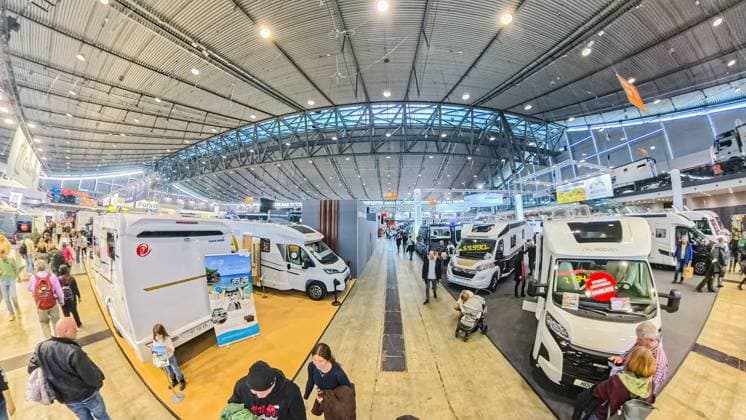 Das Wochenende auf der CMT Stuttgart: Ein Rundgang aus der Vogelperspektive Auf dem Bild: 25.01.2026: Von oben entfaltet sich das bunte Treiben der Messe – klare Linien, volle Hallen und die ganze Vielfalt von Reisen, Caravaning und Freizeit in einem Blick. Foto: KS-Images.de Karsten Schmalz Landesmesse,Stuttgart, 0.00000° N , 0.00000° E Baden-Württemberg Germany