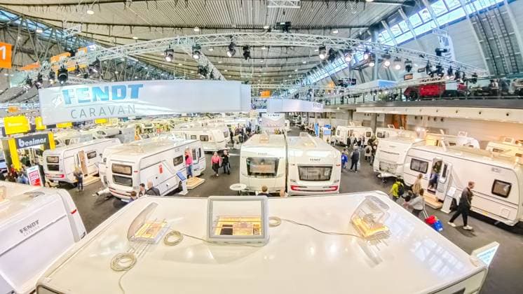 Das Wochenende auf der CMT Stuttgart: Ein Rundgang aus der Vogelperspektive Auf dem Bild: Der Messestand von Fendt Caravan. 25.01.2026: Von oben entfaltet sich das bunte Treiben der Messe – klare Linien, volle Hallen und die ganze Vielfalt von Reisen, Caravaning und Freizeit in einem Blick. Foto: KS-Images.de Karsten Schmalz Landesmesse,Stuttgart, 0.00000° N , 0.00000° E Baden-Württemberg Germany