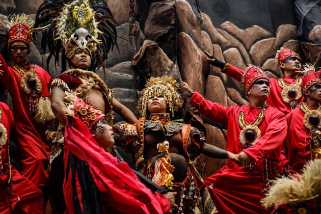 News Bilder des Tages Dinagyang Festival in Philippines ILOILO CITY, PHILIPPINES - JANUARY 25: Tribes representing various schools compete in the Dinagyang Ati Tribe Competition during the Dinagyang Festival in Iloilo City, Philippines on January 25, 2026. The annual Dinagyang Festival is one of the Philippines’ major religious and cultural events, held in honor of the Santo Nino and in remembrance of the historic pact between Malay settlers and the indigenous Ati people of Panay. Dante Dennis Diosina Jr II Anadolu Iloilo City Philippines. Editorial use only. Please get in touch for any other usage.  Copyright: x2026xAnadoluxDantexDennisxDiosinaxJrxIIx