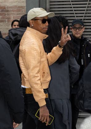 Pharrell Williams Arriving at the Sacai Mens Ready to Wear Fall Winter 2026 2027 show during Paris Fashion Week PFW on January 25, 2026 Shana Abitbol Bestimage Arriving at the Sacai Mens Ready to Wear Fall Winter 2026 2027 Collection show during Paris Fashion Week PFW on January 25, 2026 Paris France  Copyright: xShanaxAbitbolx xBestimagexShanaxAbitbolx xBestimagex