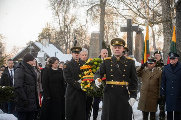 Polish President Nawrocki - Ukrainian President Zelenskyy - Lithuanian President Nauseda trilateral meeting in Vilnius VILNIUS, LITHUANIA - JANUARY 25: Polish President Karol Nawrocki, Ukrainian President Volodymyr Zelenskyy, and Lithuanian President Gitanas Nauseda attend wreath-laying ceremonies at the Senejie Rasai Cemetery as they convened for commemorative events marking the 163rd anniversary of the January Uprising in Vilnius, Lithuania on January 25, 2026. Yauhen Yerchak Anadolu Vilnius Lithuania. Editorial use only. Please get in touch for any other usage.  Copyright: x2026xAnadoluxYauhenxYerchakx
