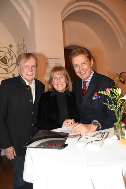 Prof Dr. med .Bruno Elke Reichart Herzchirurg Prof.Dr. med Bruno Meiser LMU Leiter Transplantationszentrum Muenchen Muenchen 25.01.2025 Herz fuer Herz Empfang der Stadt Muenchen im Alten Rathaus fuer Menschen nach Herztransplantation laedt das LMU Klinikum Foto Muenchen