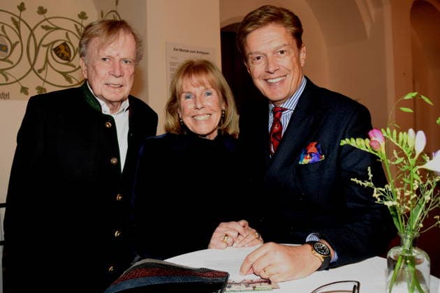 Prof Dr. med .Bruno Elke Reichart Herzchirurg Prof.Dr. med Bruno Meiser LMU Leiter Transplantationszentrum Muenchen Muenchen 25.01.2025 Herz fuer Herz Empfang der Stadt Muenchen im Alten Rathaus fuer Menschen nach Herztransplantation laedt das LMU Klinikum Foto Muenchen