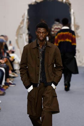 Défilé Sacai Collection Homme Prêt à Porter Automne Hiver 2026 2027 lors de la Fashion Week de Paris, le 25 janvier 2026 Sacai Fashion Show Men Ready to Wear Fall Winter 2026 2027 Collection , during Paris Fashion Week on january 25th 2026 Paris France  Copyright: xAgencex xBestimagexAgencex xBestimagex