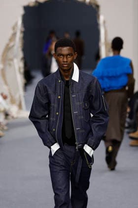 Défilé Sacai Collection Homme Prêt à Porter Automne Hiver 2026 2027 lors de la Fashion Week de Paris, le 25 janvier 2026 Sacai Fashion Show Men Ready to Wear Fall Winter 2026 2027 Collection , during Paris Fashion Week on january 25th 2026 Paris France  Copyright: xAgencex xBestimagexAgencex xBestimagex