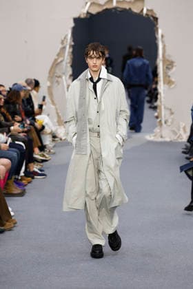 Défilé Sacai Collection Homme Prêt à Porter Automne Hiver 2026 2027 lors de la Fashion Week de Paris, le 25 janvier 2026 Sacai Fashion Show Men Ready to Wear Fall Winter 2026 2027 Collection , during Paris Fashion Week on january 25th 2026 Paris France  Copyright: xAgencex xBestimagexAgencex xBestimagex