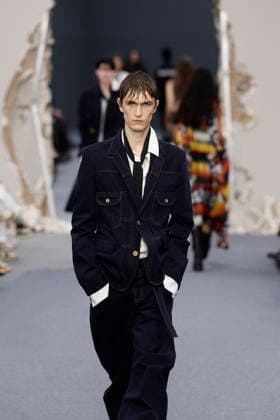 Défilé Sacai Collection Homme Prêt à Porter Automne Hiver 2026 2027 lors de la Fashion Week de Paris, le 25 janvier 2026 Sacai Fashion Show Men Ready to Wear Fall Winter 2026 2027 Collection , during Paris Fashion Week on january 25th 2026 Paris France  Copyright: xAgencex xBestimagexAgencex xBestimagex