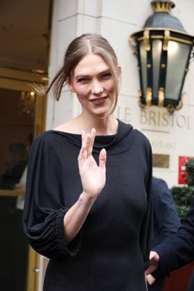Karlie Kloss leaving the Hotel Le Bristol Paris during Paris Fashion Week PFW , on January 26, 2026 Denis Guignebourg Bestimage Karlie Kloss leaving the Hotel Le Bristol Paris during Paris Fashion Week PFW , on January 26, 2026 Paris France  Copyright: xDenisxGuignebourgx xBestimagexDenisxGuignebourgx xBestimagex