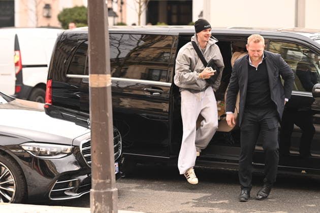 Romeo Beckham R Beckham and his brother C Beckham, with their respective partners K Turnbull and J Apostel, arrive at the La Réserve hotel in Paris, during Fashion Week, on January 26, 2026 On that day, their mother, V Beckham, will be made a Knight of Knight of Arts and Letters at the Ministry of Culture Pierre Perusseau Bestimage R Beckham and his brother C Beckham, with their respective partners K Turnbull and J Apostel, arrive at the La Réserve hotel in Paris, during Fashion Week, on January 26, 2026 On that day, their mother, V Beckham, will be made a Knight of the Arts and Letters at the Ministry of Culture Paris France  Copyright: xPierrexPerusseaux xBestimagexPierrexPerusseaux xBestimagex