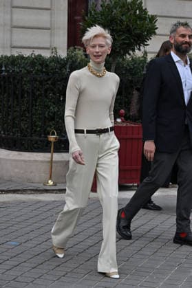 PFW Haute Couture Tilda Swinton Out Of Hotel Tilda Swinton seen out of hotel during Paris Fashion Week Haute Couture in Paris, France on January 26, 2026. Photo by Julien Reynaud APS-Medias ABACAPRESS.COM Paris France  Copyright: xReynaudxJulien APS-Medias ABACAx