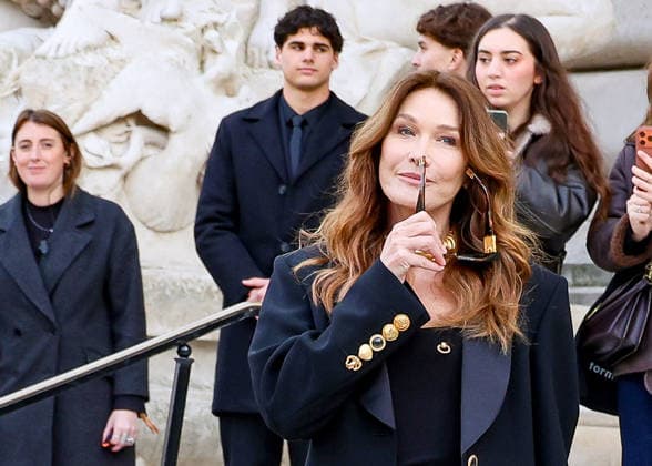 Carla Bruni Celebrity arrivals at the Schiaparelli Collection Haute Couture Printemps Eté 2026 show as part of Paris Fashion Week PFW , at the Petit Palais in Paris, France, January 26, 2026 Denis Guignebourg Bestimage Arrivals Schiaparelli Haute Couture Week Spring Summer 2026 show as part of Paris Fashion Week on January 26, 2026 in Paris, France Paris France  Copyright: xDenisxGuignebourgx xBestimagexDenisxGuignebourgx xBestimagex