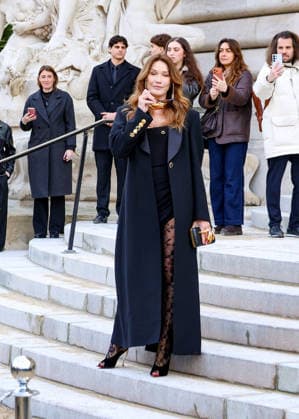 Carla Bruni Celebrity arrivals at the Schiaparelli Collection Haute Couture Printemps Eté 2026 show as part of Paris Fashion Week PFW , at the Petit Palais in Paris, France, January 26, 2026 Denis Guignebourg Bestimage Arrivals Schiaparelli Haute Couture Week Spring Summer 2026 show as part of Paris Fashion Week on January 26, 2026 in Paris, France Paris France  Copyright: xDenisxGuignebourgx xBestimagexDenisxGuignebourgx xBestimagex