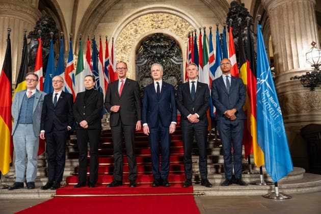 Bart De Wever, Premierminister Belgien, Luc Frieden, Premierminister Luxemburg, Mette Frederiksen, Ministerpräsidentin Dänemark, Friedrich Merz, Bundeskanzler Deutschland, Jonas Gahr Store, Statsminister Norwegen, Dick Schoof, Ministerpräsident Niederlande, Jean-Charles Ellermann-Kingombe, Stellvertretender Generalsekretär für Cyber- und Digitale Transformation NATO (von links);3rd North Sea Summit 2026 in Hamburg, Germany - 3. Nordseegipfel 2026 in Hamburg, Deutschland, Hamburg Hamburg Deutschland Rathaus, Townhall *** Bart De Wever, Prime Minister Belgium, Luc Frieden, Prime Minister Luxembourg, Mette Frederiksen, Prime Minister Denmark, Friedrich Merz, Federal Chancellor Germany, Jonas Gahr Store, Minister of State Norway, Dick Sc