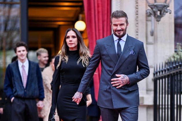 Victoria Beckham and her husband David Beckham Victoria Beckham, accompanied by her family, leaving the Hotel La Réserve to go to the Ministry of Culture to be made a Knight of the Order of Arts and Letters in Paris, France, on January 26, 2026 Yehiel Chekroune Bestimage Victoria Beckham, accompanied by her family, leaving the Hotel La Réserve to go to the Ministry of Culture to be made a Knight of the Order of Arts and Letters in Paris, France, on January 26, 2026 Paris France Copyright: xYehielxChekrounex xBestimagexYehielxChekrounex xBestimagex