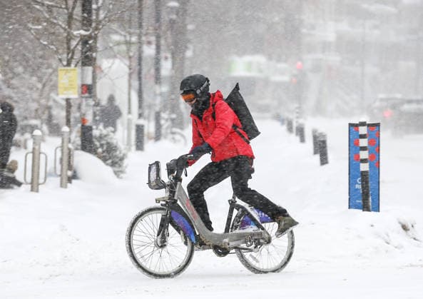 January 26, 2026, Montreal, Quebec, Canada: Heavy snowfall and extreme cold disrupted daily life in Montreal. As schools were closed and thousands were left without power, temperatures dropped to Ã¢ËÜ™13Ã‚Â°C with a wind chill of Ã¢ËÜ™20Ã‚Â°C on Monday, forcing multiple flight cancellations and delays at Trudeau Airport. Montreal Canada - ZUMAs278 20260126_zip_s278_002 Copyright: xSerkanxSenturkx
