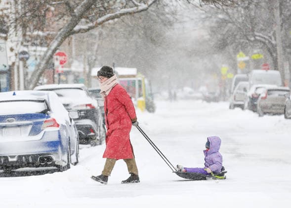 January 26, 2026, Montreal, Quebec, Canada: Heavy snowfall and extreme cold disrupted daily life in Montreal. As schools were closed and thousands were left without power, temperatures dropped to Ã¢ËÜ™13Ã‚Â°C with a wind chill of Ã¢ËÜ™20Ã‚Â°C on Monday, forcing multiple flight cancellations and delays at Trudeau Airport. Montreal Canada - ZUMAs278 20260126_zip_s278_011 Copyright: xSerkanxSenturkx