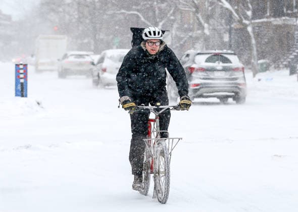 January 26, 2026, Montreal, Quebec, Canada: Heavy snowfall and extreme cold disrupted daily life in Montreal. As schools were closed and thousands were left without power, temperatures dropped to Ã¢ËÜ™13Ã‚Â°C with a wind chill of Ã¢ËÜ™20Ã‚Â°C on Monday, forcing multiple flight cancellations and delays at Trudeau Airport. Montreal Canada - ZUMAs278 20260126_zip_s278_024 Copyright: xSerkanxSenturkx