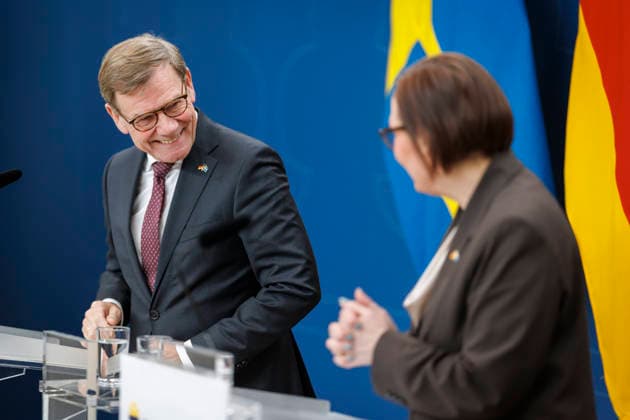 Johann Wadephul (CDU), Bundesaussenminister, mit der Aussenministerin von Schweden, Maria Stenergard, bei einer Pressekonferenz. Stockholm, 26.01.2026. Fotografiert im Auftrag des Auswaertigen Amtes Stockholm Schweden *** Johann Wadephul CDU , Federal Foreign Minister, with the Foreign Minister of Sweden, Maria Stenergard, at a press conference Stockholm, 26 01 2026 Photographed on behalf of the Foreign Office Stockholm Sweden Copyright: xThomasxImo AAx