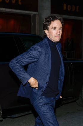 Antoine Arnault Victoria Beckham, accompanied by her family, arrives at the Ministry of Culture to be elevated to the rank of Knight of the Order of Arts and Letters in Paris, France, on January 26, 2026 Cyril Moreau Bestimage Victoria Beckham, accompanied by her family, arrives at the Ministry of Culture to be elevated to the rank of Knight of the Order of Arts and Letters in Paris, France, on January 26, 2026 Paris France Copyright: xCYRILxMOREAUx xBESTIMAGExCYRILxMOREAUx xBESTIMAGEx