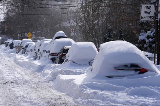 Aftermath of the Snowstorm in Toronto TORONTO, CANADA - JANUARY 26 : Parked cars buried in snow are seen after a heavy snowfall in Toronto, Ontario, Canada on January 26, 2026. Mert Alper Dervis Anadolu Ontario Canada. Editorial use only. Please get in touch for any other usage.  Copyright: x2026xAnadoluxMertxAlperxDervisx