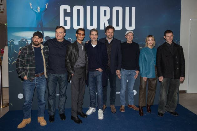Gourou Paris Film Premiere NB Jonathan Turnbull, Pierre Niney, Yann Gozlan, Marion Barbeau, Christophe Montenez and guest attends Gourou Paris Film Premiere at Pathe Palace on January 26, 2026 in Paris, France. Photo by Nasser Berzane ABACAPRESS.COM Paris France  Copyright: xBerzanexNasser ABACAx