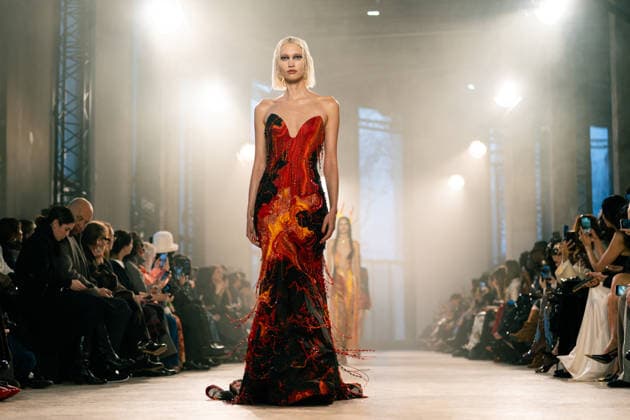 PFW - Rahul Mishra Runway A model walks the runway durinh the Rahul Mishra Haute Couture Week Spring Summer 2026 show as part of the Paris Fashion Week. Paris, France on January 26, 2026. Photo by LounisPhotography ABACAPRESS.COM PAris France  Copyright: xLounisPhotography ABACAx