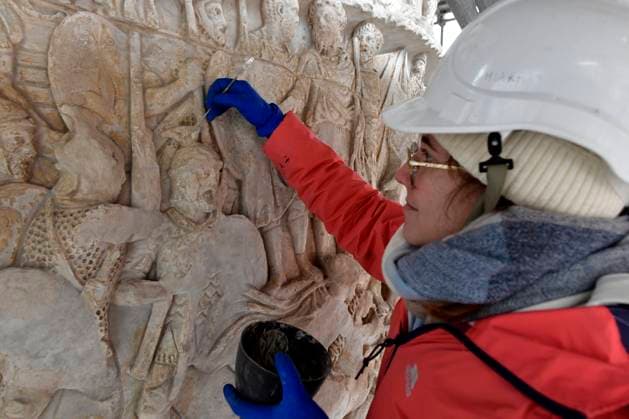 The restoration of the Antonine Column January 21, 2026, Rome. The Column of Marcus Aurelius is under restoration. Marcus Aurelius is in the center. A restorer at work., Credit:Mimmo Frassineti Avalon Italy, Rome  Copyright: xMimmoxFrassinetix xAvalonx 1069702840